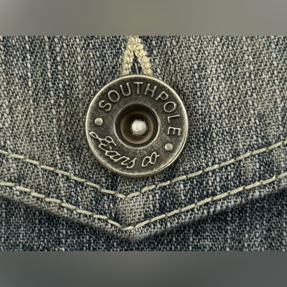 Southpole Distressed Sleeveless Denim Vest, Men's Size Medium, Assorted Patches - Picture 3 of 16